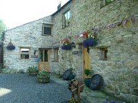 Wayside Guest Accommodation and Whisky Barn 1223768 Image 0